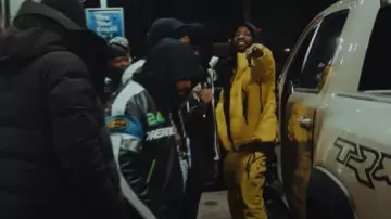 Pantalon de ski Dior x Descente Yellow porté par Meek Mill dans Big Boy (Clip Officiel)