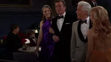 Vestido halter de lentejuelas de Naeem Khan usado por Diane Jenkins (Susan Walters) como se ve en The Young and the Restless el 12 de abril de 2024