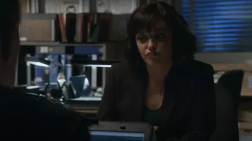 Teoría Carissa Blazer usada por María Báez (Marisa Ramírez) como se ve en Blue Bloods (T14E06)