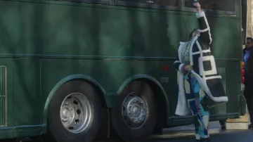 Miaou x Paloma Elsesser Fargo Pantalones usados por Lola Rahaii (Natasha Behnam) como se ve en Las chicas en el autobús (T01E06)