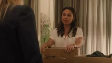 Chemisier boutonné Anthropologie porté par Jane Tennant (Vanessa Minnillo) dans NCIS : Hawaï (S03E07)