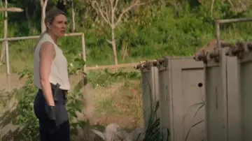 Top sans manches Kobi Halperin porté par Kate Whistler (Tori Anderson) dans NCIS : Hawaï (S03E07)