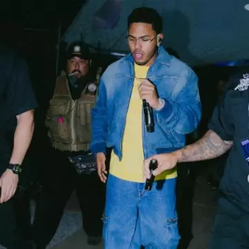 Givenchy Blue Marble Denim Zip Cargo Jeans worn by Myke Towers on the Instagram account @myketowers