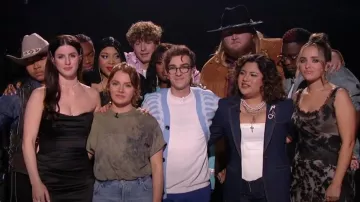 Veste à franges Urban Outfitters portée par Will Moseley dans American Idol (S22E11)