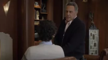 Teoría Gary Chaqueta En Cashton usada por Duncan Rhodes (Brad Garrett) como se ve en Not Dead Yet (T02E08)