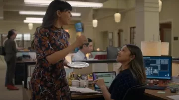 Top Ulla Johnson en jacquard fleuri porté par Sam (Hannah Simone) comme on le voit dans Not Dead Yet (S02E08)