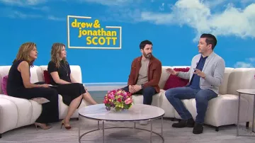 Veste à boutons-pression en daim à manches longues Reiss Nico portée par Drew Scott comme on le voit dans Today with Hoda & Jenna le 17 avril 2024