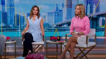 Pull à col Alice + Olivia Porla porté par Lara Spencer dans Good Morning America le 18 avril 2024