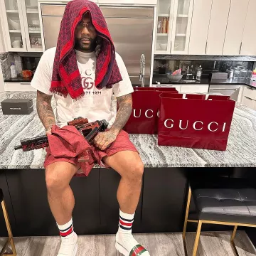 Gucci White & Navy-Web Ribbed Socks worn by Money Man on the Instagram account @moneyman