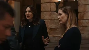 Theory Ribbed-Knit Slim-Fit Crewneck Jumper worn by Detective Olivia Benson (Mariska Hargitay) as seen in Law & Order: Special Victims Unit (S25E10)