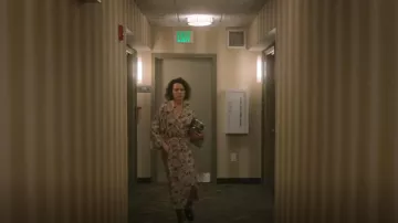 Hanro Floral Knee Length Robe worn by Grace Gordon Greene (Carla Gugino) as seen in The Girls on the Bus (S01E07)