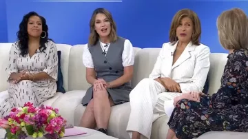 Robe à effet portefeuille Cefinn Blake portée par Savannah Guthrie comme on le voit dans Aujourd’hui le 19 avril 2024