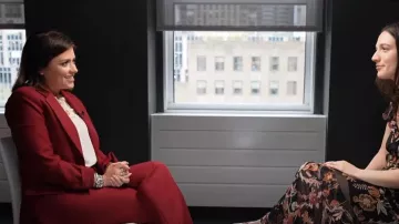 Pantalon Lido Banana Republic de Chloe Melas vu dans Aujourd’hui le 19 avril 2024