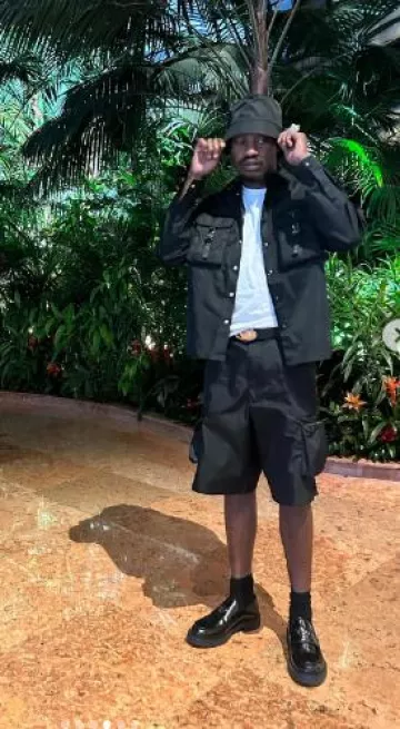 Short Prada Black Nylon 3D-Cargo Pocket porté par Lil Tjay sur le compte Instagram @liltjay