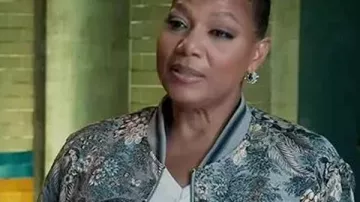The Equalizer S04 Robyn McCall Blouson aviateur imprimé de Robyn McCall (Queen Latifah) dans The Equalizer (S04E05)