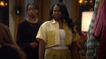 Chemise en gabardine patchwork Zara portée par Savannah (Daria Johns) comme on le voit dans The Upshaws (S05E03)