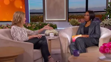 Pantalones de pierna ancha de mezcla de lana en espiga de L'Agence Pilar usados por Jennifer Hudson como se ve en The Jennifer Hudson Show el 22 de abril de 2024