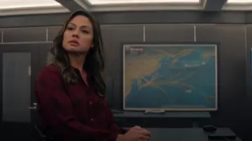 Chemisier moderne Nydj Haven Hill porté par Jane Tennant (Vanessa Minnillo) dans NCIS : Hawaï (S03E08)