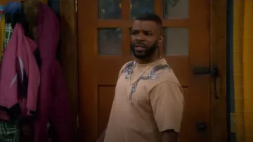 Supreme Drag­on Wrap Top worn by Bernard (Jermelle Simon) as seen in The Upshaws (S05E04)