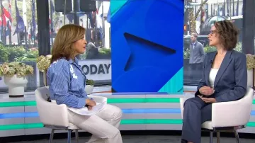 Alice + Olivia Emiko Super Skinny Flare Pants worn by Hoda Kotb as seen in Today on April 24, 2024