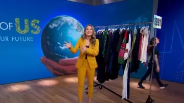 Pantalon taille haute Veronica Beard porté par Ginger Zee vu dans Good Morning America le 24 avril 2024