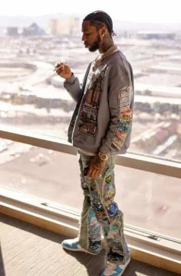 Who Decides War Blue Stained Glass Sandy Lane Jeans usado por Key Glock en la cuenta de Instagram @keyglock