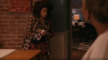 Shyanne Flo­ral Print Cor­duroy Pants worn by Viola 'Vi' Marsette (Lorraine Toussaint) as seen in The Equalizer (S04E06)
