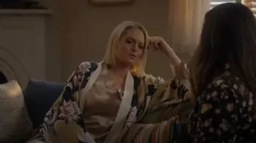 Olivia Von Halle Queenie Hasani Robe portée par Lexi (Lauren Ash) comme on le voit dans Not Dead Yet (S02E10)