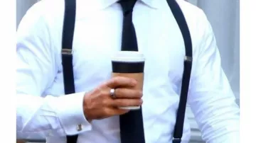 Outfits of Sugar TV series: Colin Farrell wears White Formal Shirt with Black Tie to portray John Sugar in season 1, episode 3