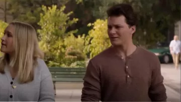 Eddie Bauer Hen­ley Waf­fle Sweater worn by Georgie Cooper (Montana Jordan) as seen in Young Sheldon (S07E09)