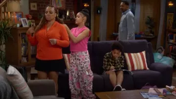 On The Runway Fashion Flo­ral Chee­tah Pants worn by Aaliyah Upshaw (Khali Spraggins) as seen in The Upshaws (S05E05)