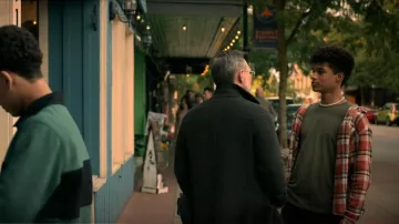 Chemise en flanelle à capuche super douce pour hommes American Eagle portée par Jared Grace (Lyon Daniels) comme on le voit dans Les Chroniques de Spiderwick (S01E01)