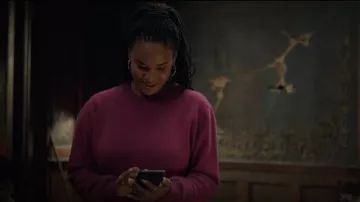 Zara Cachemire et laine tricot pull aubergine porté par Helen Grace (Joy Bryant) comme on le voit dans Les Chroniques de Spiderwick (S01E01)