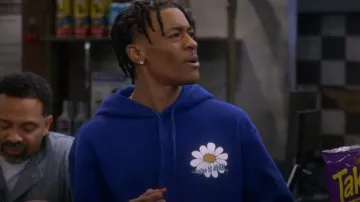 H&M Loose Fit Print­ed Hood­ie worn by Kelvin Upshaw (Diamond Lyons) as seen in The Upshaws (S05E06)
