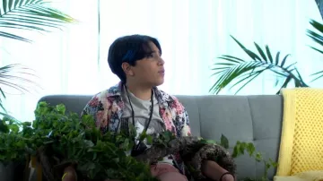 Surchemise et short Zara 2 pièces assortis pour hommes portés par Kev Gardner (Niko Ceci) comme on le voit dans I Woke Up a Vampire (S02E08)