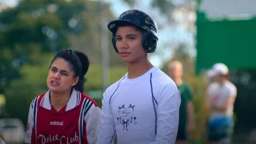 Raga malak White Hart Manga Larga usado por Darren Rivers (James Majoos) como se ve en Heartbreak High (S02E06)