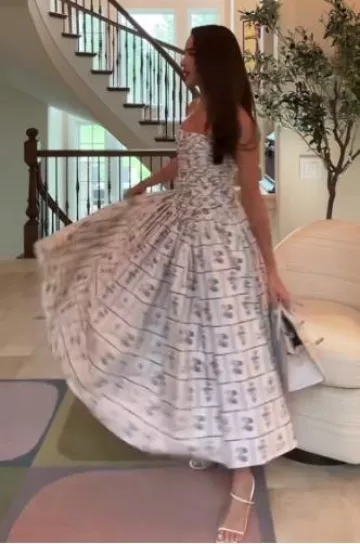 Sac Birkin Hermès porté par Olivia Culpo sur son post Tiktok le 28 avril 2024