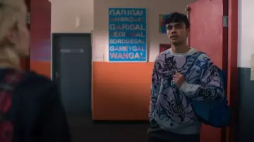 Pull Soulland Off-White Esrum porté par Malakai Mitchell (Thomas Weatherall) comme on le voit dans Heartbreak High (S02E08)