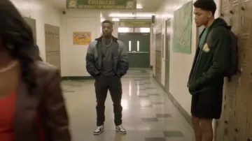 Jordan White Jor­dan Air 1 Mid worn by Spencer James (Daniel Ezra) as seen in All American (S06E05)
