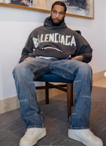 Balenciaga Navy Blue Tape Logo Hoodie porté par Key Glock sur le compte Instagram @keyglock
