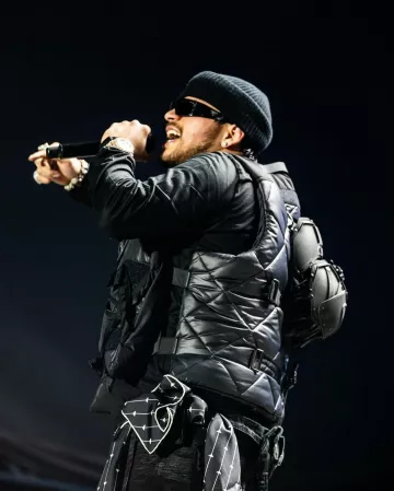 Junya Wantanabe x Innerraum Black Chest Rig Padded Vest usado por Jesus Ortiz Paz en la cuenta de Instagram @jesusortizpazfr