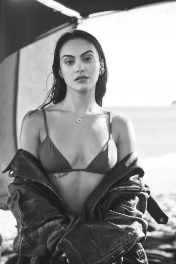 Collier Chopard L’heure Du Diamant porté par Camila Mendes à Vogue Mexico en mai 2024