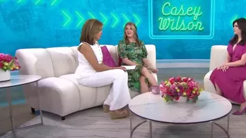 Stuart Weitzman Carmen Brown Alpargata Cuña Plataforma Sandalias En Adobe usadas por Hoda Kotb como se ve en Today el 30 de abril de 2024