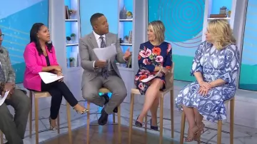 Shoshanna Adelia - Robe mi-longue brodée à manches louson portée par Melissa Joan Hart, comme on le voit dans Aujourd’hui le 1er mai 2024