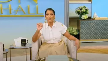 Chemise Moschino Shoulder-tabs portée par Tamron Hall vue dans Tamron Hall Show le 30 avril 2024