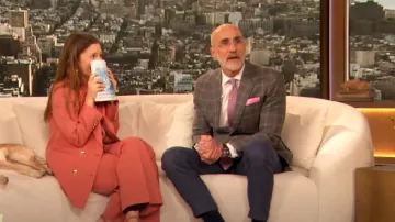 Pantalon large plissé en laine mélangée Max Mara Golf porté par Drew Barrymore tel qu’on le voit dans The Drew Barrymore Show le 29 avril 2024