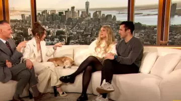 Mocassins à plateforme Gucci Sylke Horsebit portés par Meghan Trainor dans The Drew Barrymore Show le 30 avril 2024