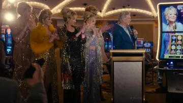 Veste Anthropologie Duster portée par Deborah Vance (Jean Smart) dans Hacks (S03E01)