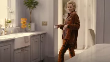 Roberto Cavalli Chemise en soie portée par Deborah Vance (Jean Smart) comme on le voit dans Hacks (S03E01)
