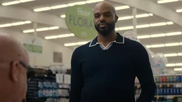 Reiss Gala Top porté par Marcus (Carl Clemons-Hopkins) dans Hacks (S03E02)